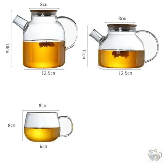 إبريق شاي زجاجي كبير وشفاف