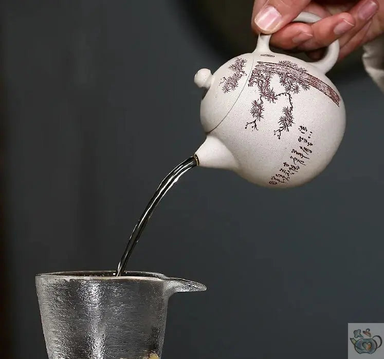 Teiera in argilla con uovo di drago bianco Yixing