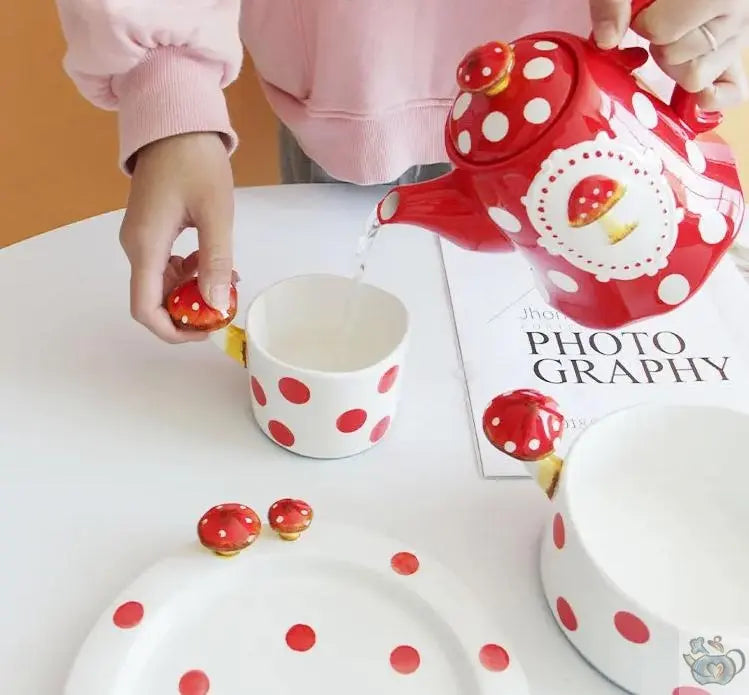 Ceramic dots, red and white tea service