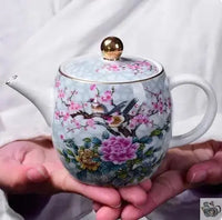 Thumbnail for Les petites théières de Jingdezhen | Théières à la folie
