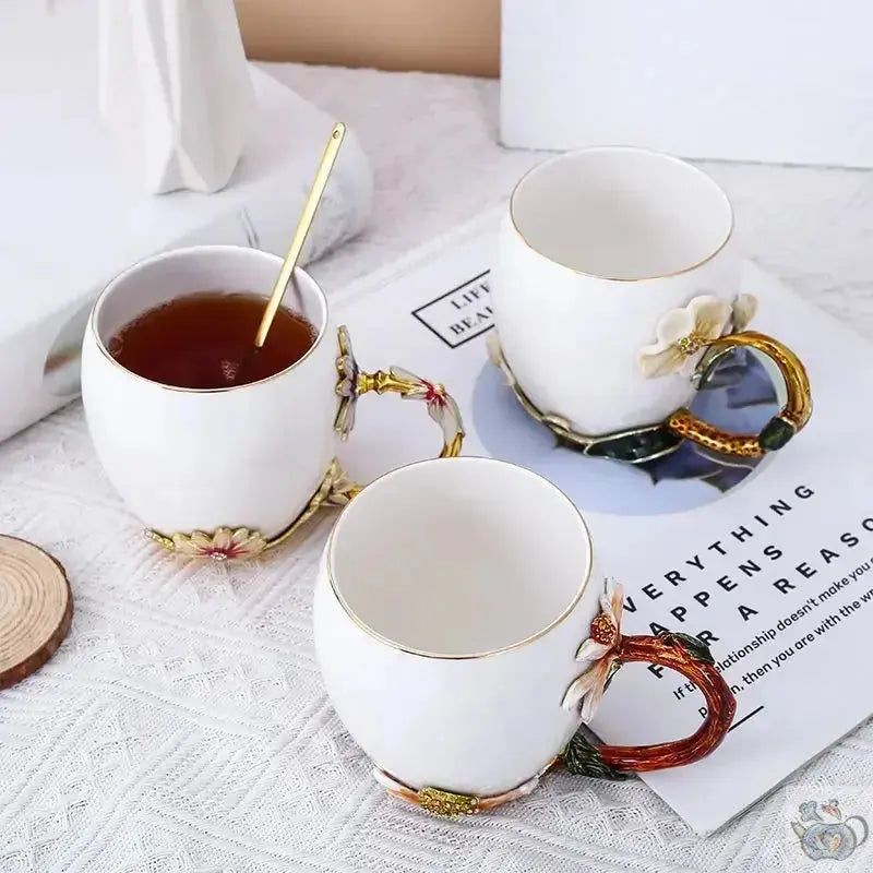 Mug porcelaine blanche fleurs émaillées | Théières à la folie