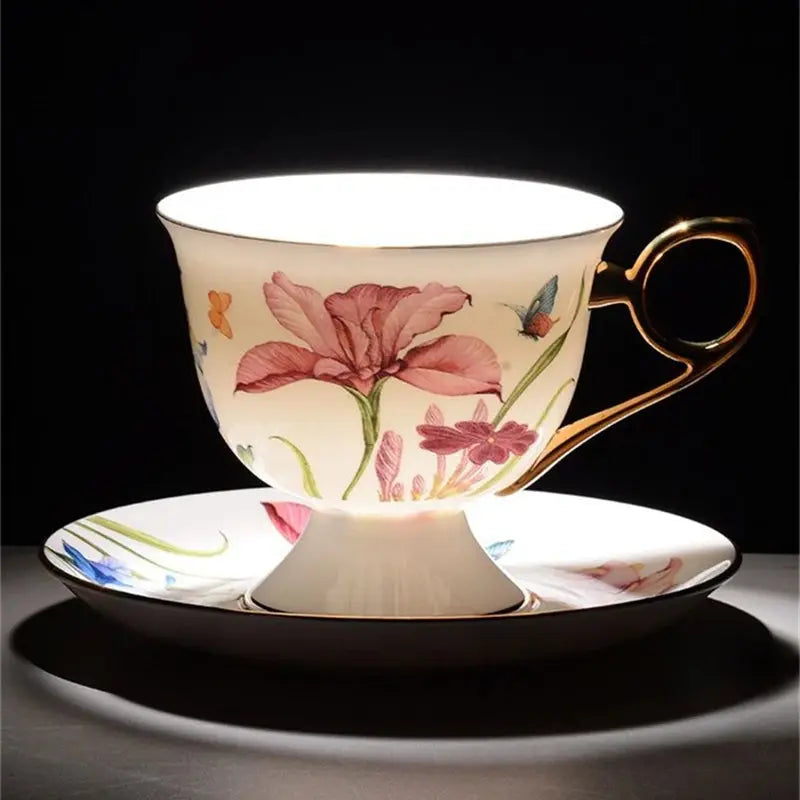 Tasse à thé ou café en porcelaine fleurs de lys | Théières à la folie