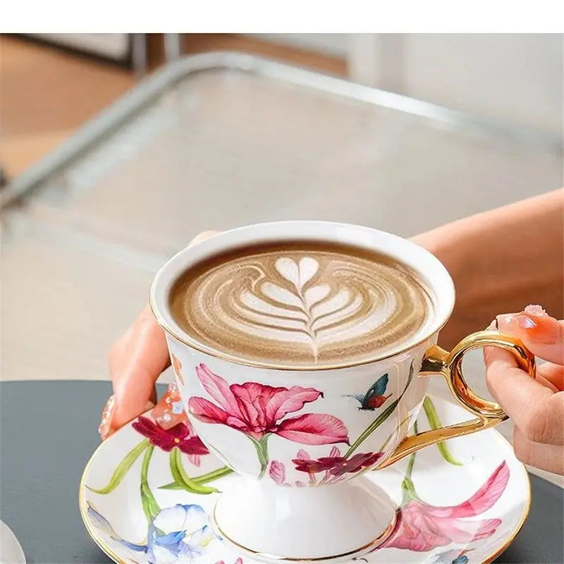Tasse à thé ou café en porcelaine fleurs de lys | Théières à la folie