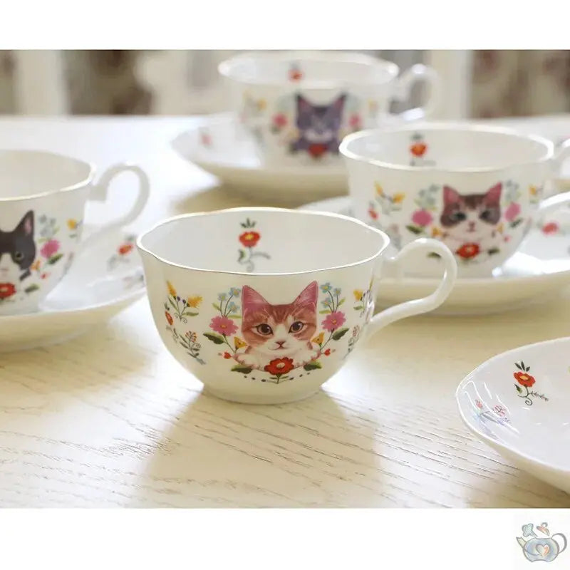 Tasse en porcelaine classique avec joli Minou | Théières à la folie