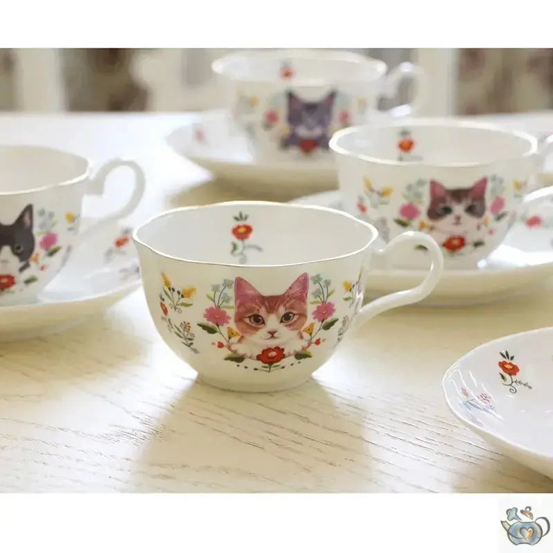 Tasse en porcelaine classique avec joli Minou | Théières à la folie