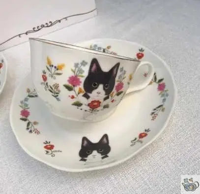 Tasse en porcelaine classique avec joli Minou | Théières à la folie