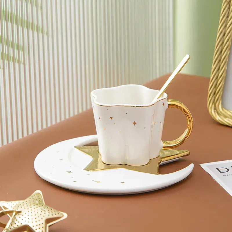 Tasse en porcelaine sur soucoupe lune étoilée | Théières à la folie