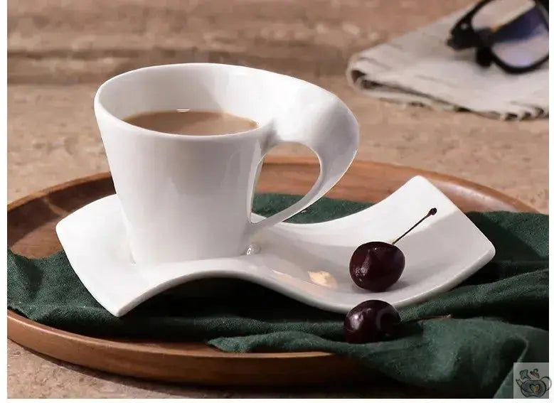 Tasse porcelaine blanche soucoupe ondulée | Théières à la folie