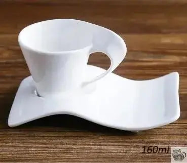 Tasse porcelaine blanche soucoupe ondulée | Théières à la folie