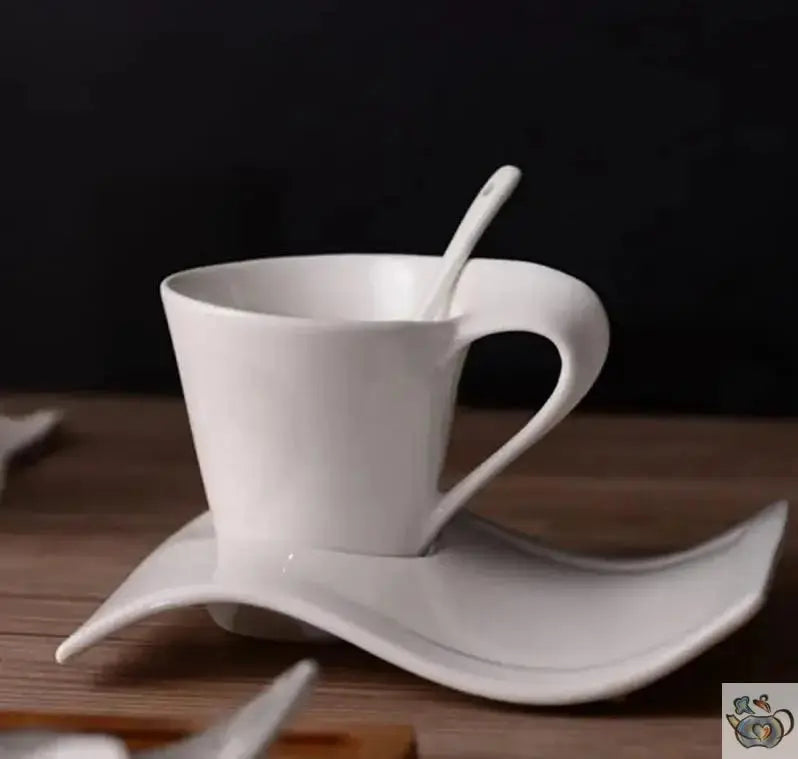 Tasse porcelaine blanche soucoupe ondulée | Théières à la folie