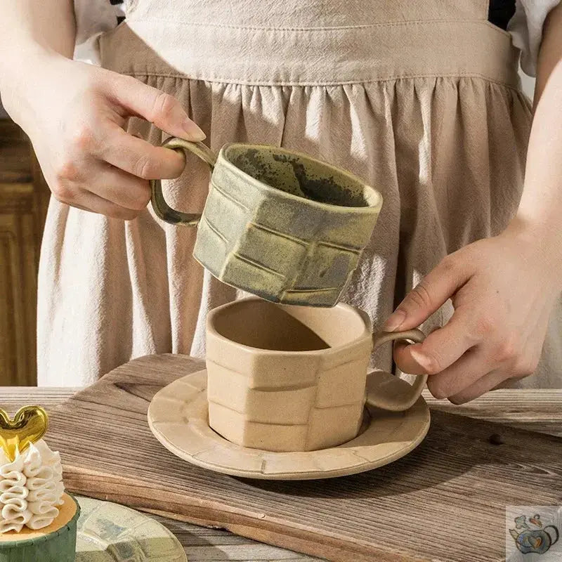 Tasse rustique en céramique taillée au couteau | Théières à la folie