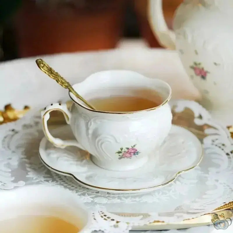 Théière porcelaine d'antan aux petites roses | Théières à la folie