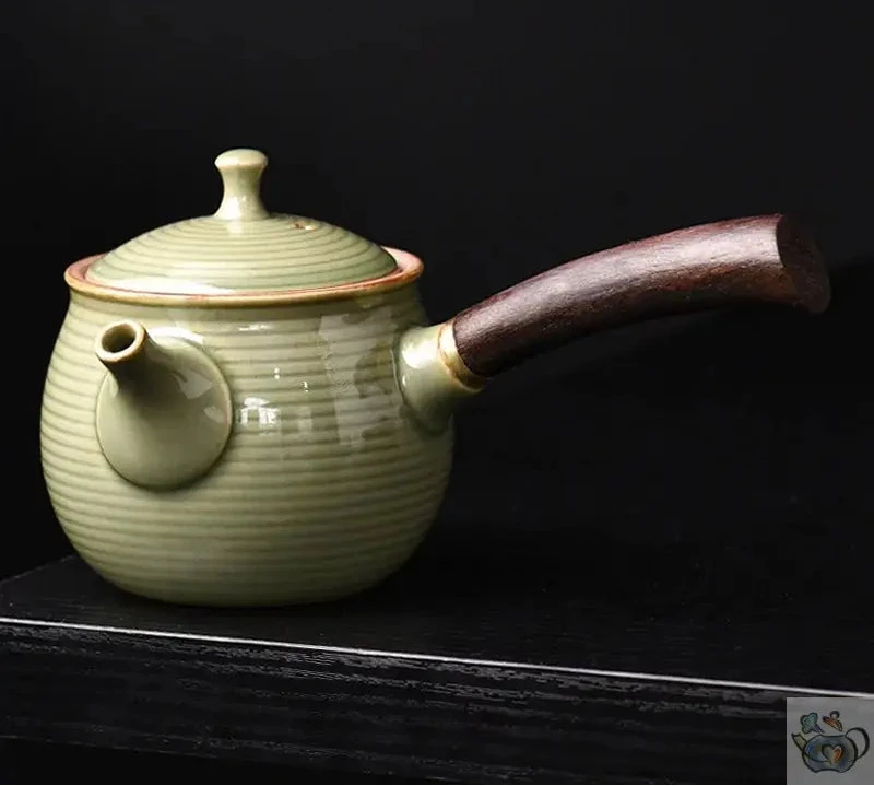 Théière poterie vert Celadon, design japonais | Théières à la folie