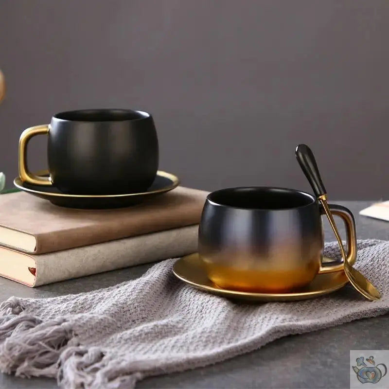 ​Grande tasse contemporaine noire et or | Théières à la folie