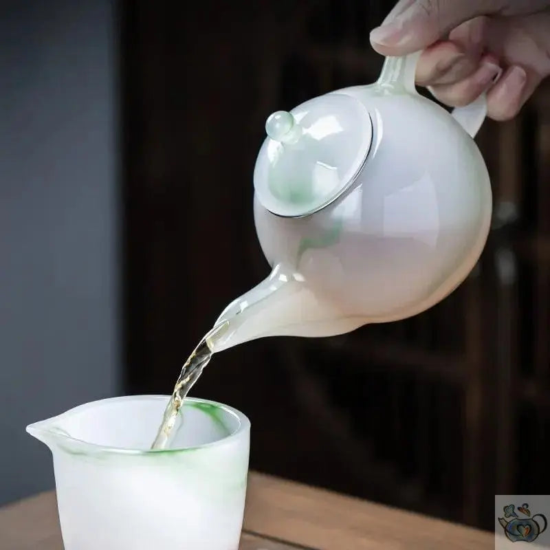 ​Théière en porcelaine de jade nuance verte | Théières à la folie