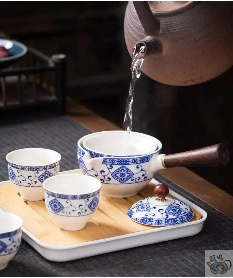 ​Théière et tasses à fleurs bleues en céramique | Théières à la folie