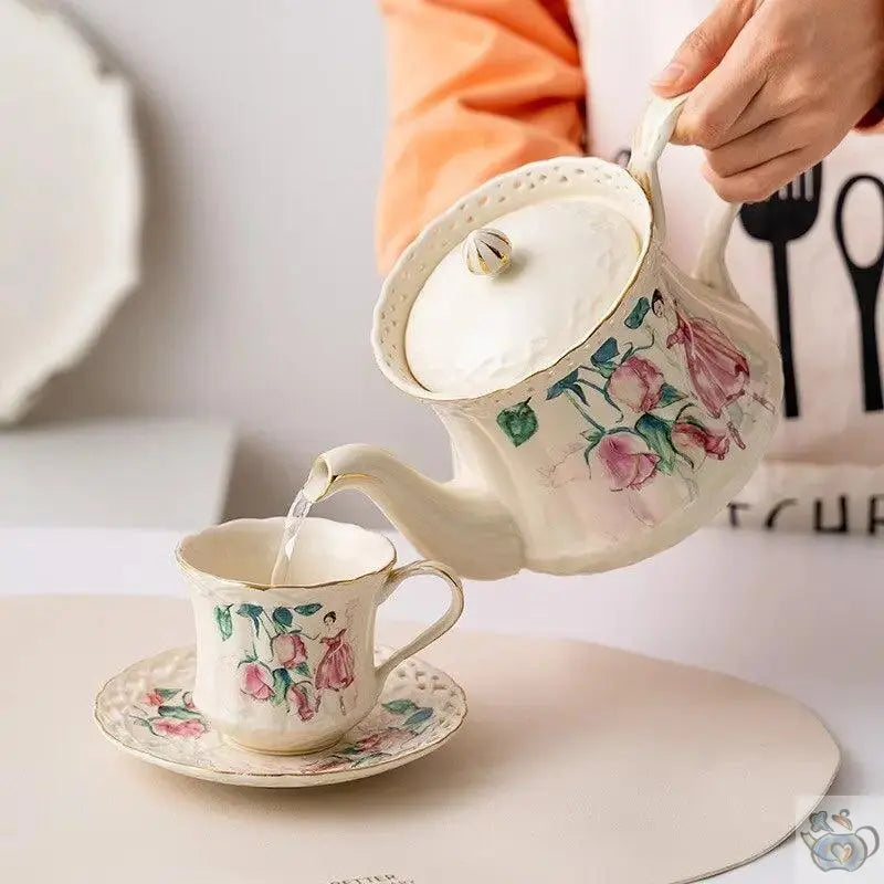 ​Théière et tasses américaines avec dentelles | Théières à la folie