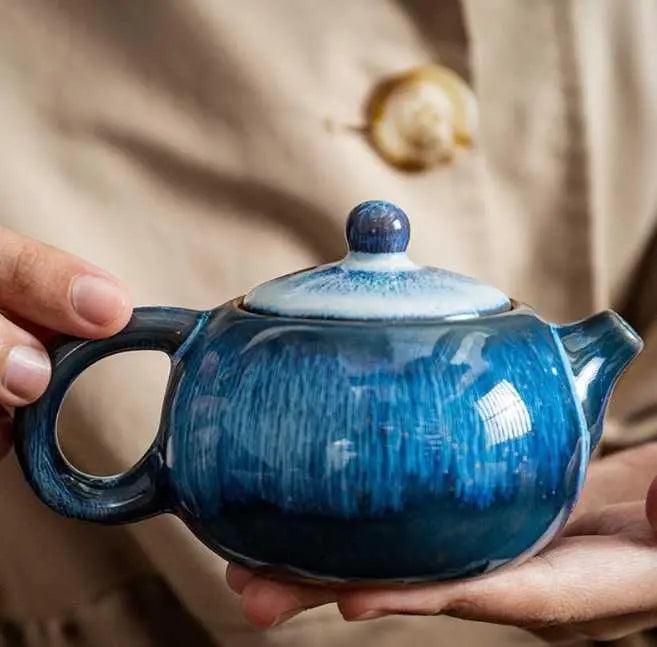 Théière en céramique / Ceramic teapot — Café Campagne